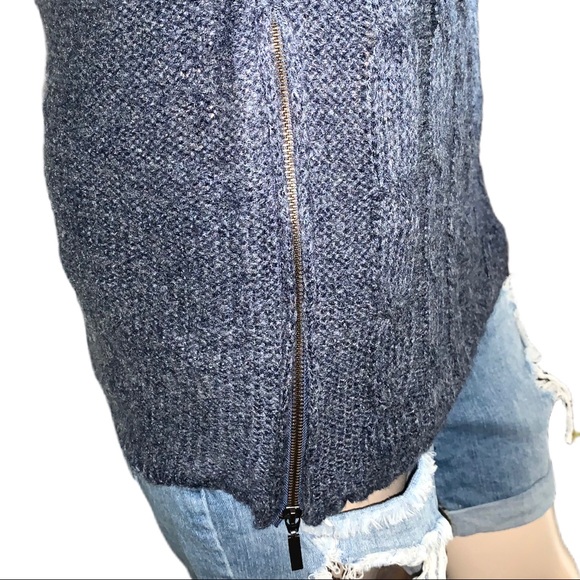 3/$30 exgirlfriend Knitted Blue Sweater Size Large - Picture 7 of 9